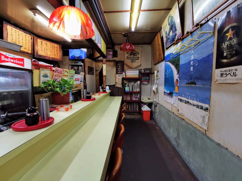 05カウンター席.jpg 05カウンター席