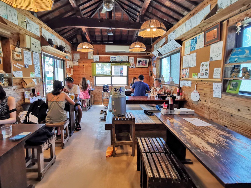 05テーブル席.jpg 05テーブル席