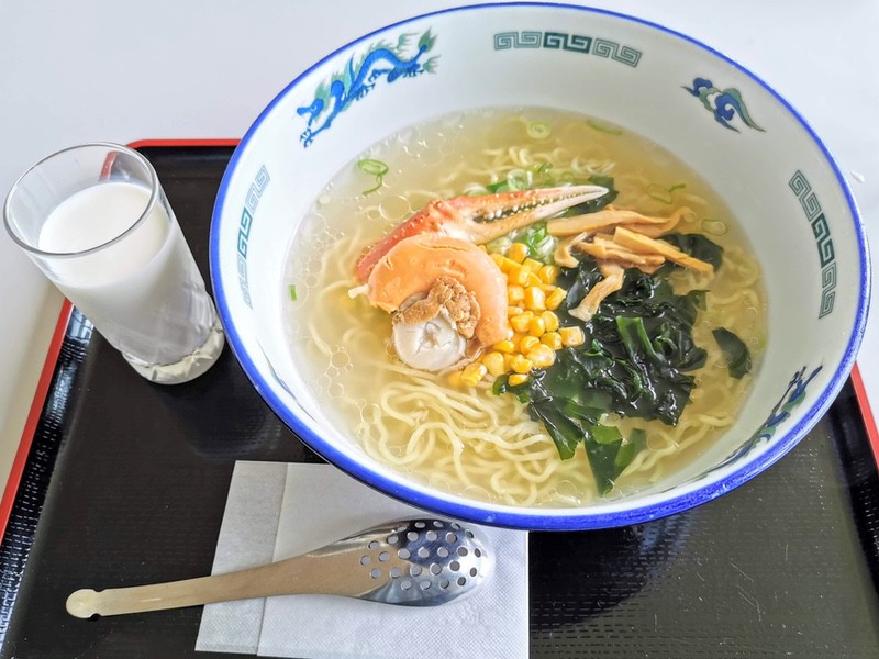09サロベツラーメン牛乳付き.jpg 09サロベツラーメン牛乳付き