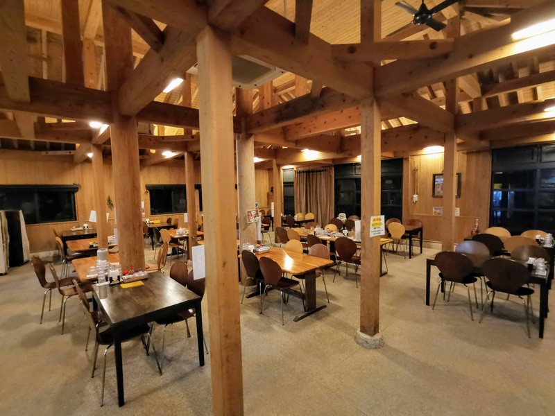 02テーブル席