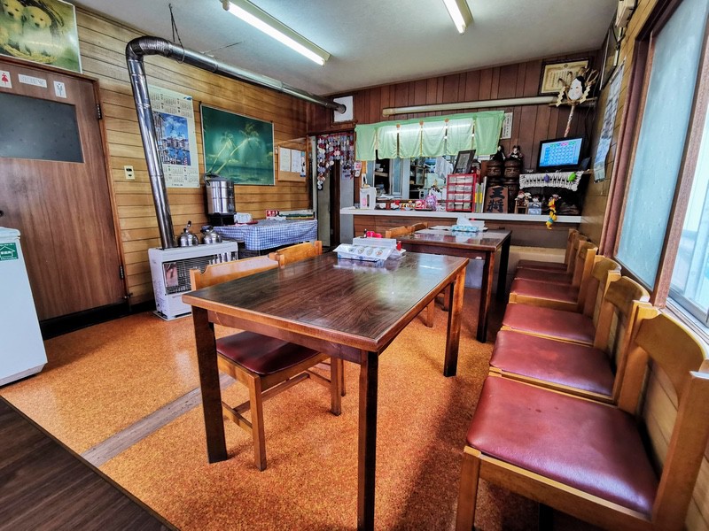 02テーブル席.jpg 02テーブル席