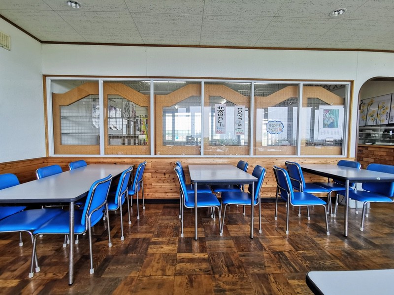 04テーブル席.jpg 04テーブル席