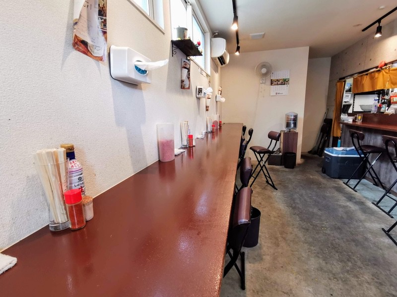 07カウンター席