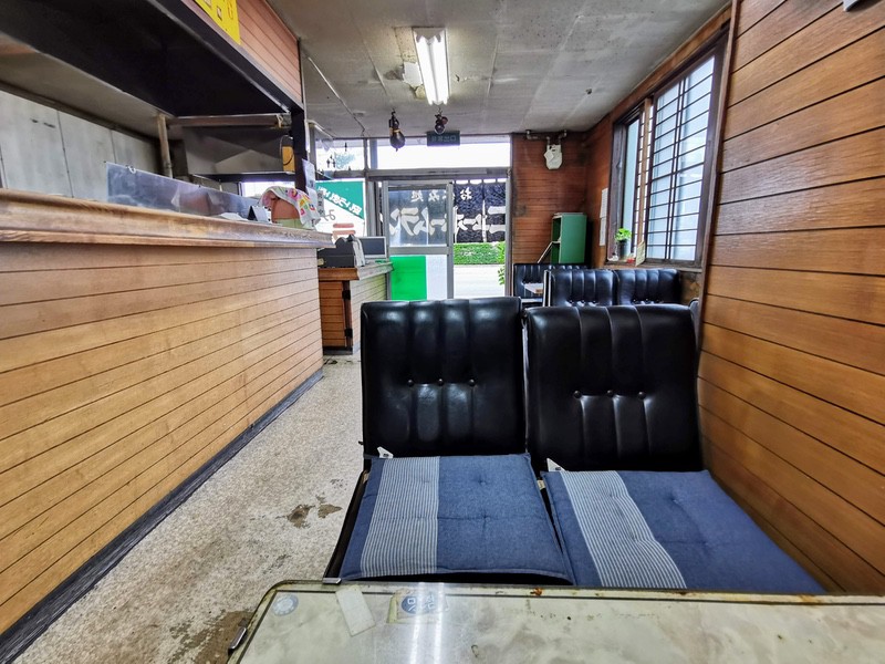 03テーブル席.jpg 03テーブル席