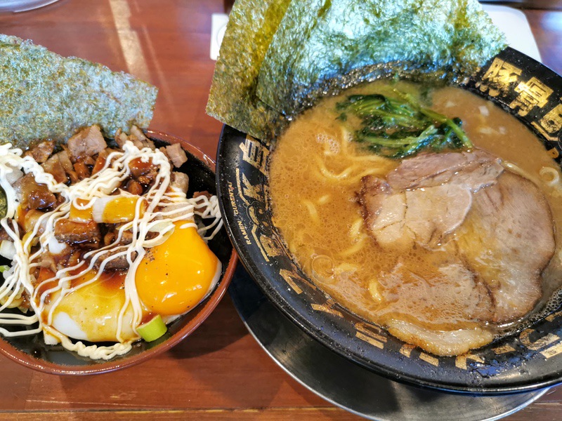 10ラーメン肉飯セット.jpg 10ラーメン肉飯セット