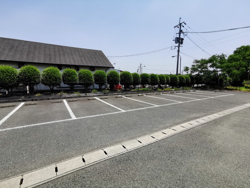 03駐車場.jpg 03駐車場