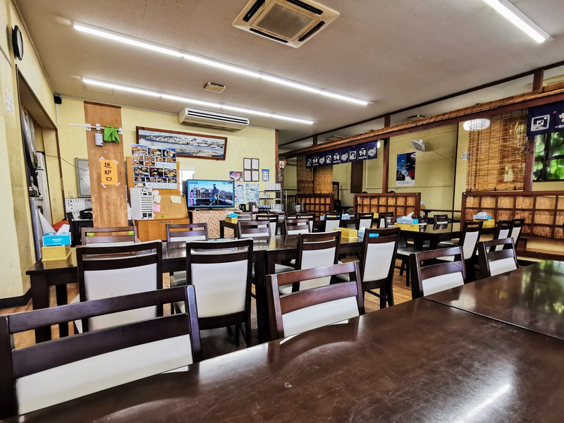 03テーブル席.jpg 03テーブル席