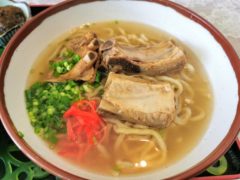 海魚|沖縄県伊平屋島|ソーキそばと三色丼 海魚|沖縄県伊平屋島|ソーキそばと三色丼