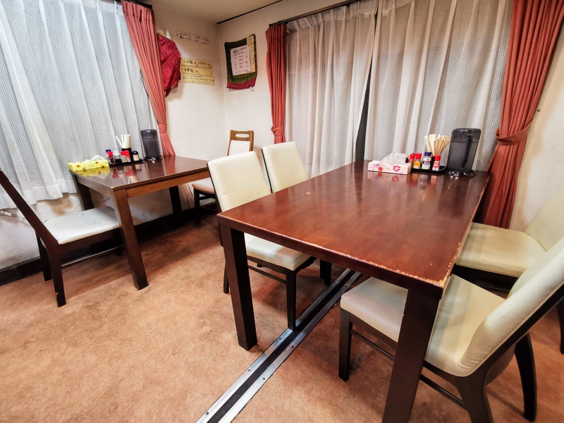 03テーブル席.jpg 03テーブル席