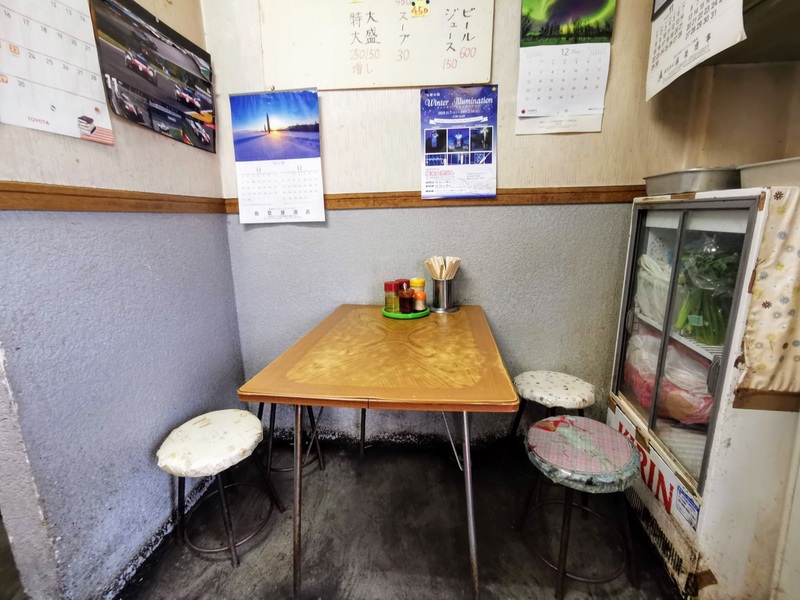 03テーブル席