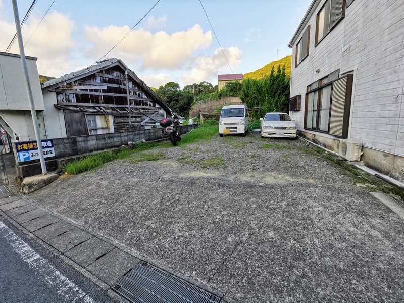 02駐車場.jpg 02駐車場