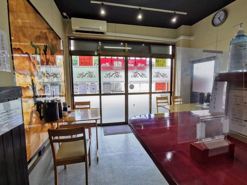 03テーブル席.jpg 03テーブル席