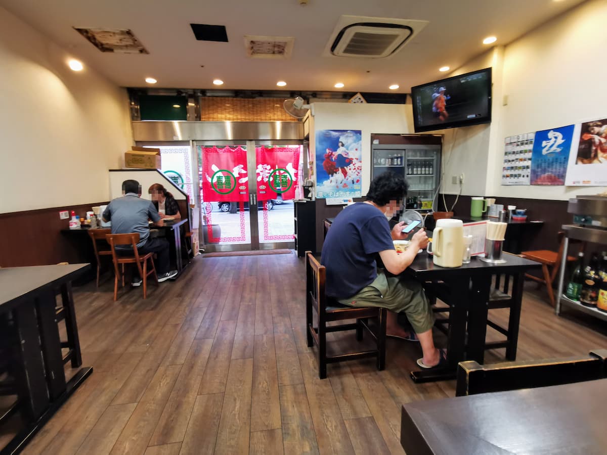 04テーブル席.jpg 04テーブル席