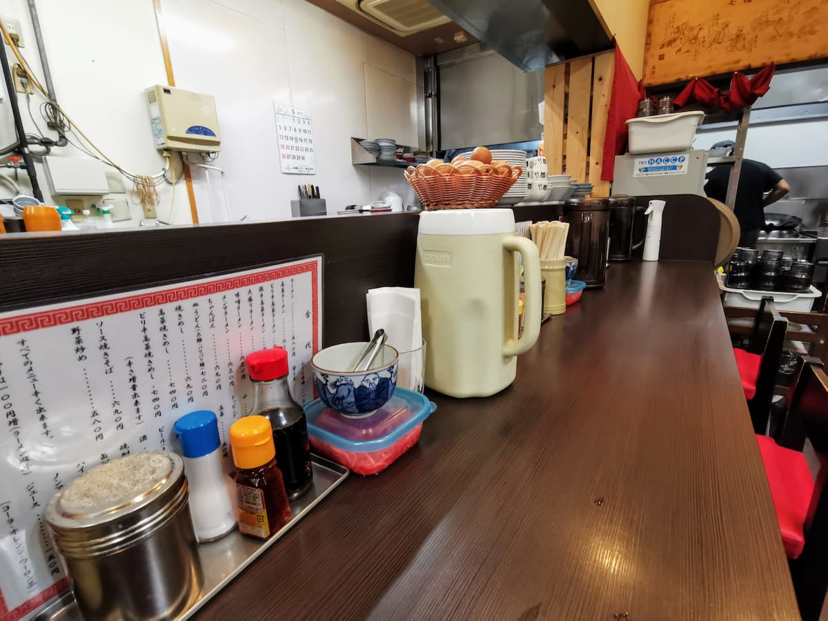 05カウンター席.jpg 05カウンター席