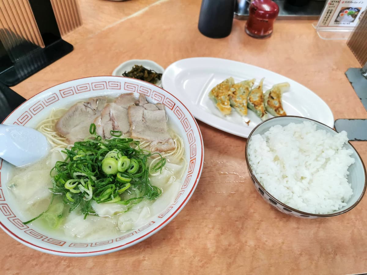 14ワンタンめん餃子ライス.jpg 14ワンタンめん餃子ライス