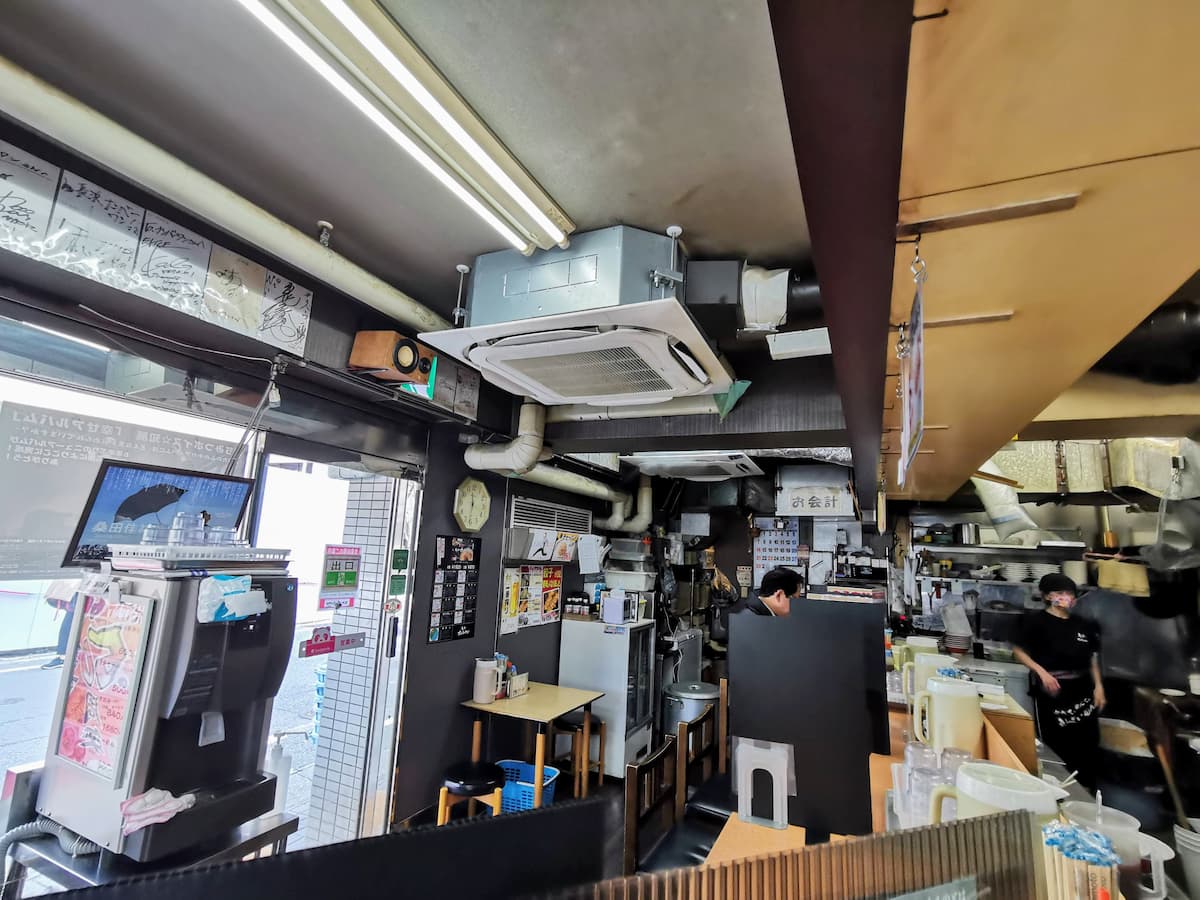 06カウンター席.jpg 06カウンター席