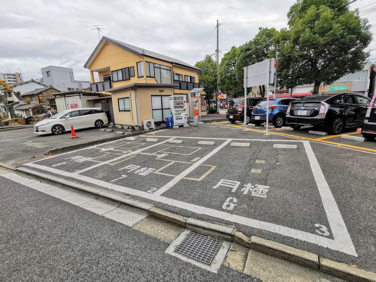 03駐車場.jpg 03駐車場