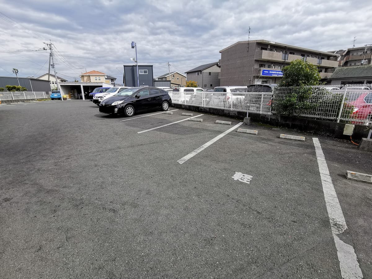 02駐車場.jpg 02駐車場