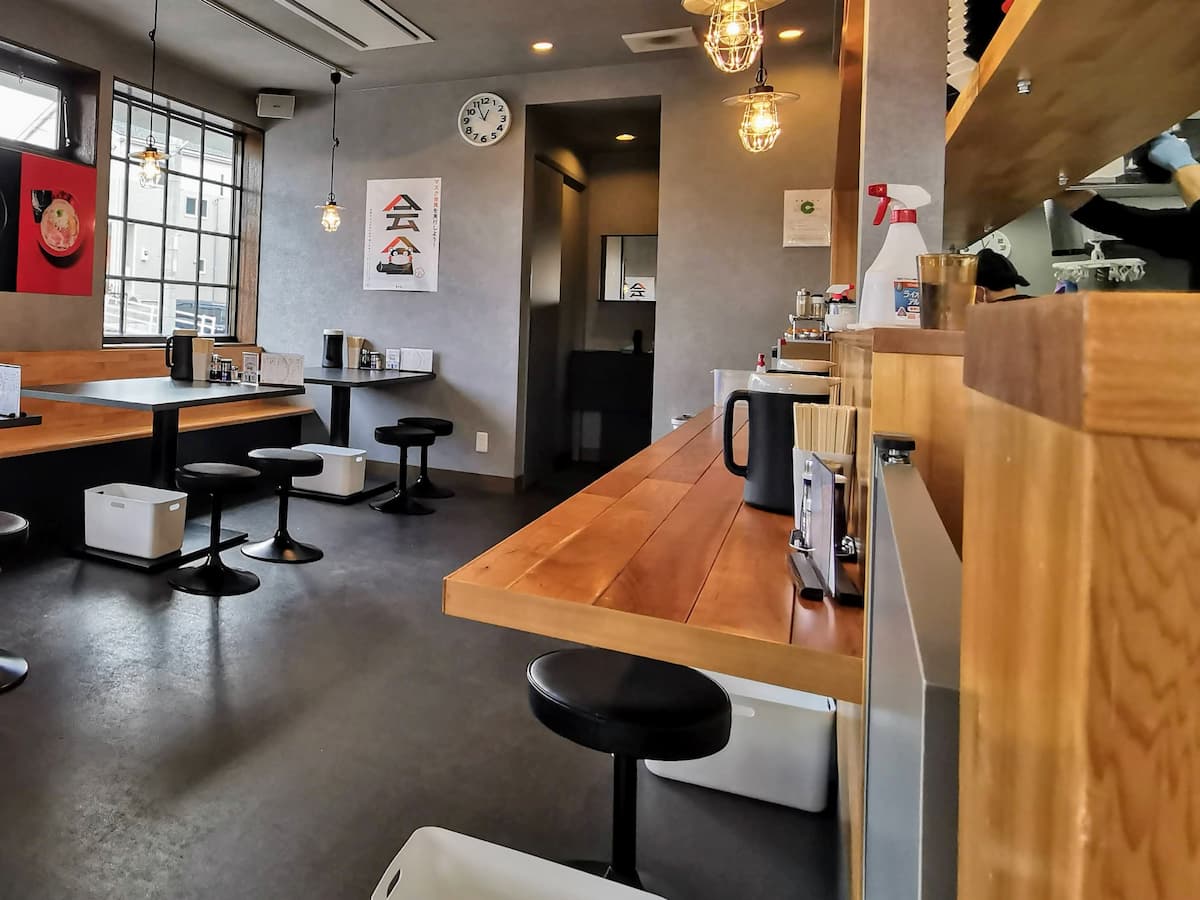 08カウンター席.jpg 08カウンター席