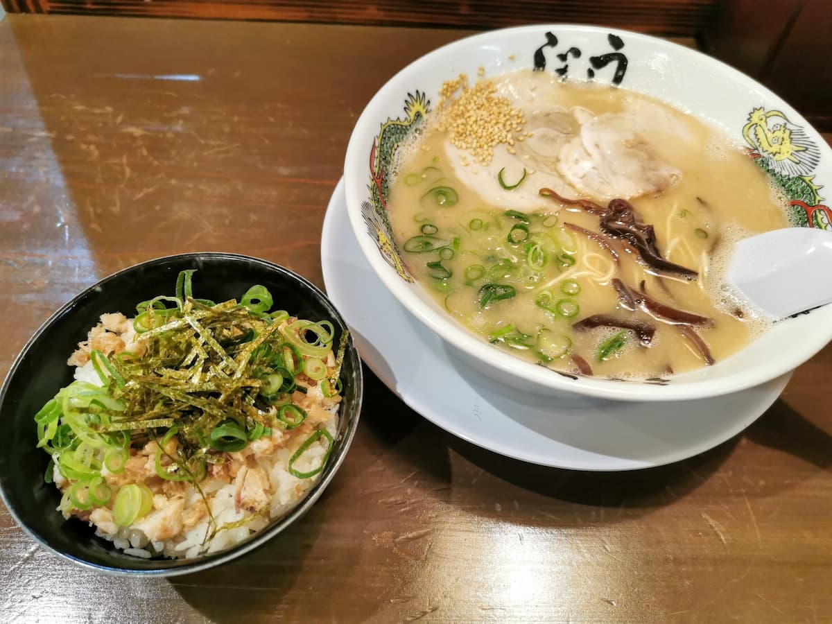 08らーめんとチャーシュー丼.jpg 08らーめんとチャーシュー丼