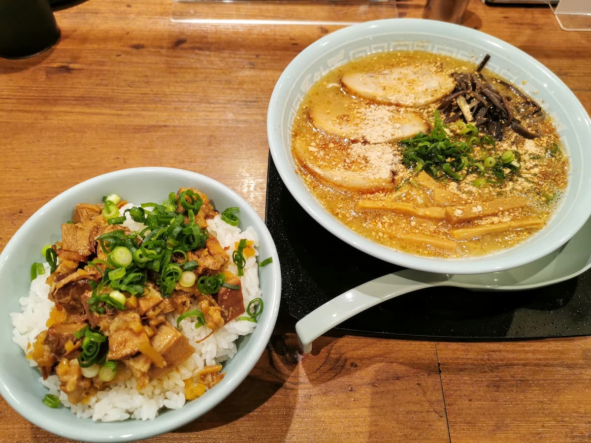 06ラーメンとチャーシュー飯.jpg 06ラーメンとチャーシュー飯