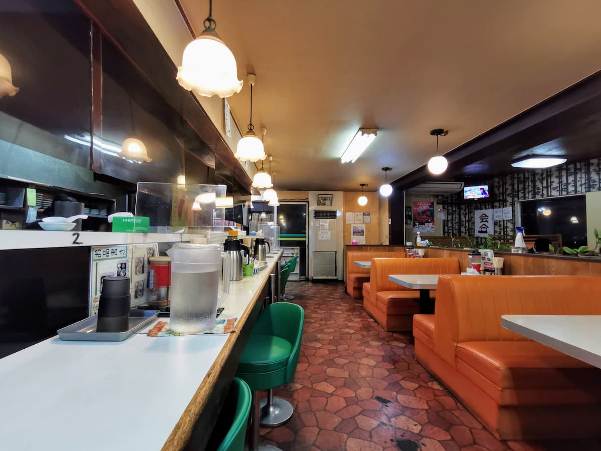 04カウンター席.jpg 04カウンター席