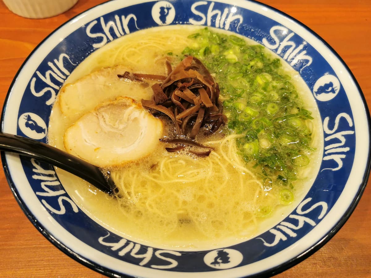 11博多ShinShinらーめん.jpg 11博多ShinShinらーめん