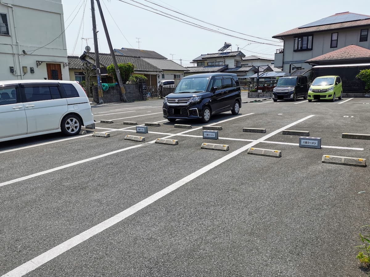 02駐車場.jpg 02駐車場