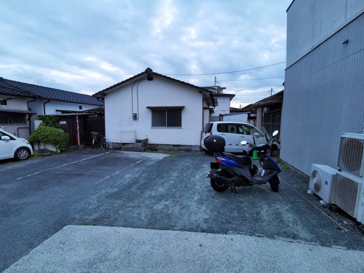 03駐車場.jpg 03駐車場