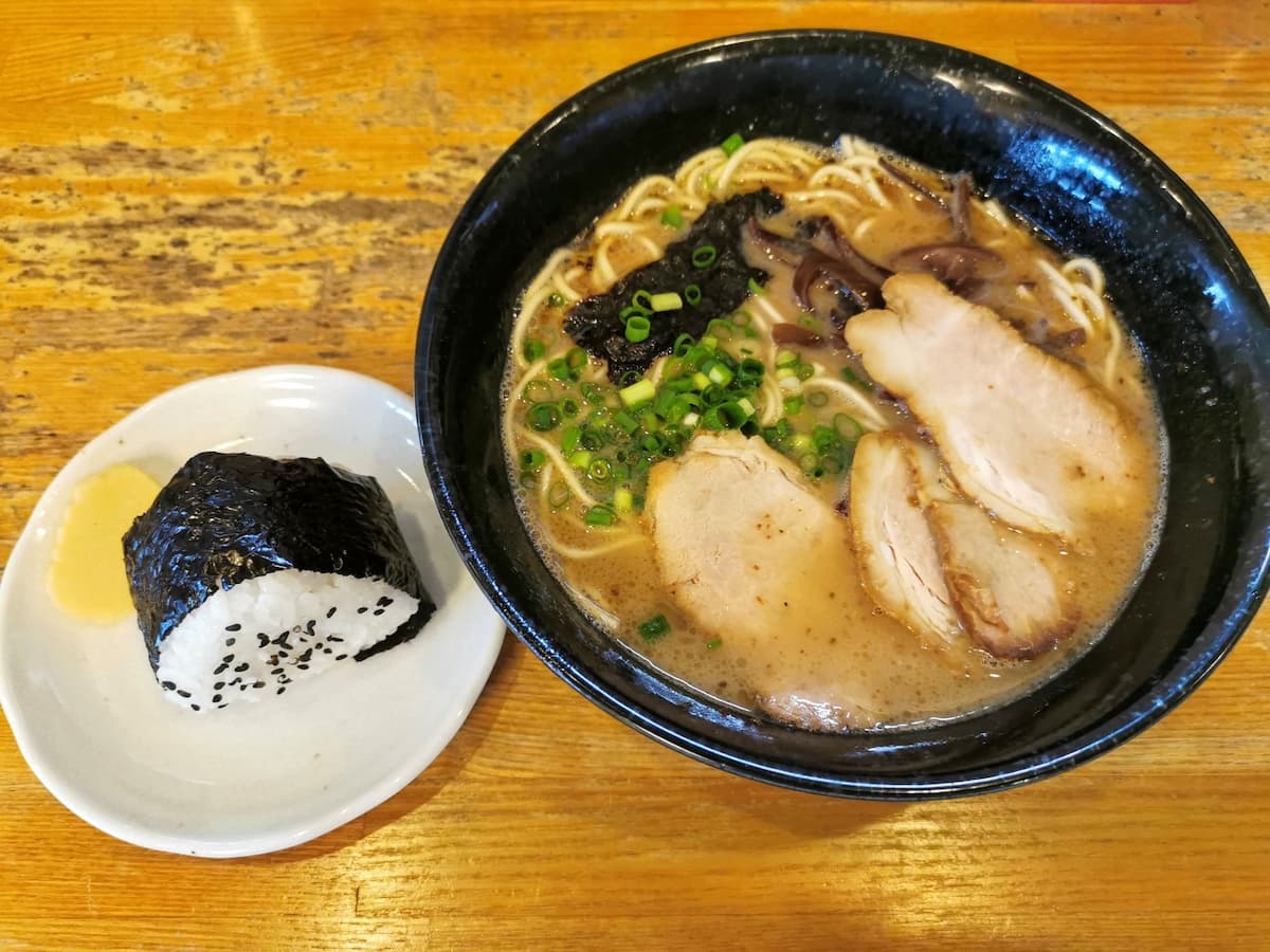 08ラーメンとおにぎり.jpg 08ラーメンとおにぎり