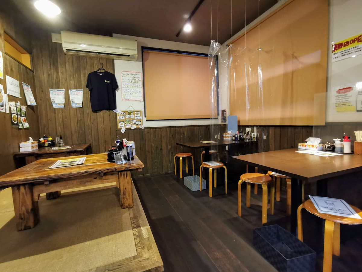 06テーブル席