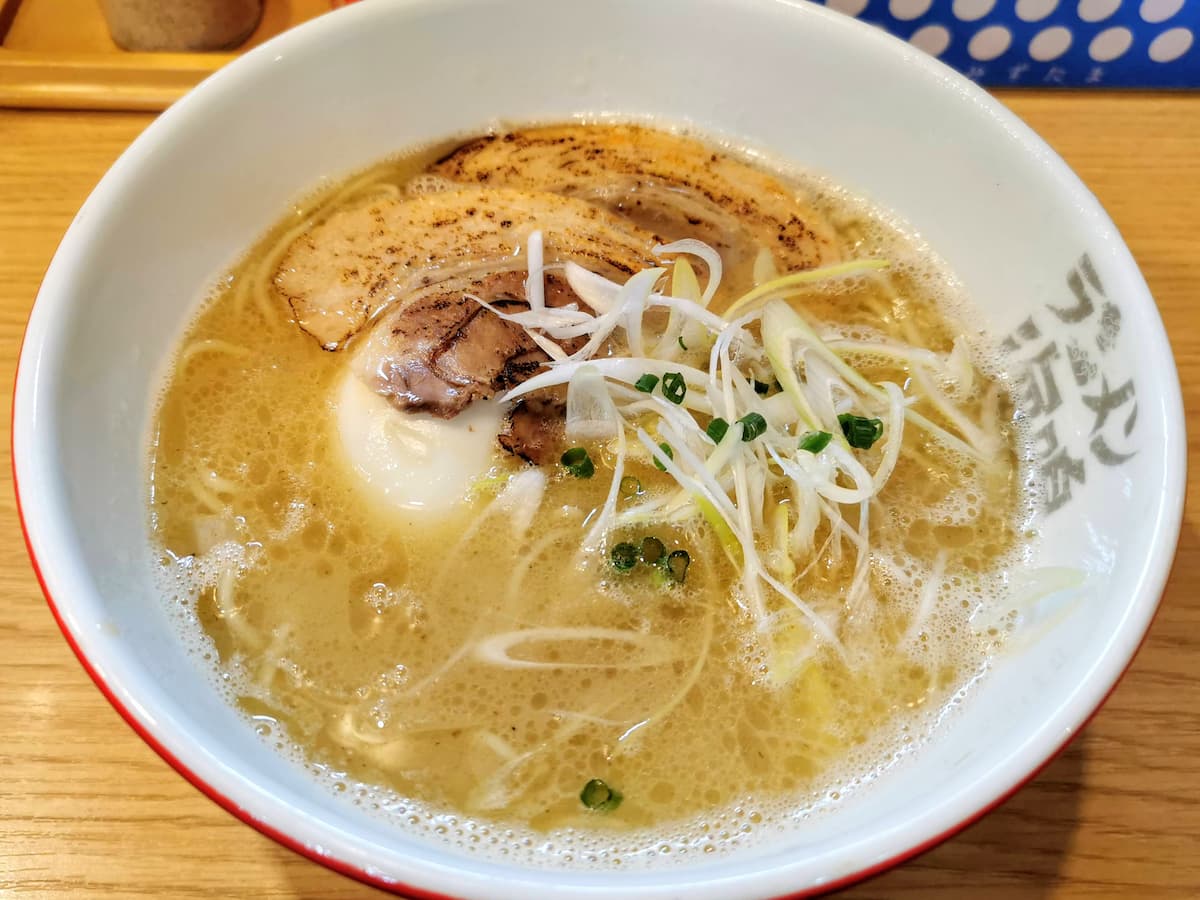 08魚介とんこつラーメン.jpg 08魚介とんこつラーメン