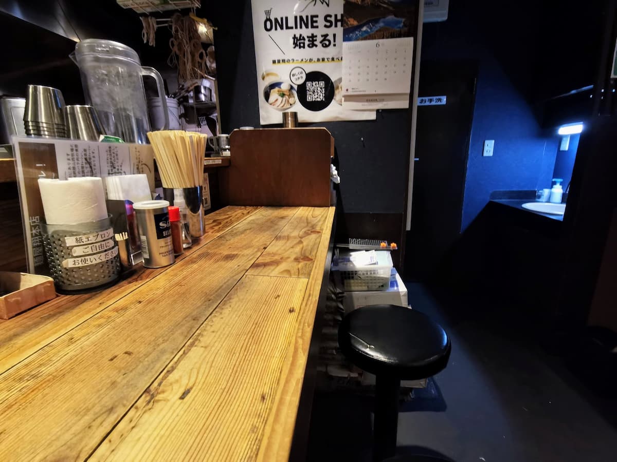 03カウンター席.jpg 03カウンター席