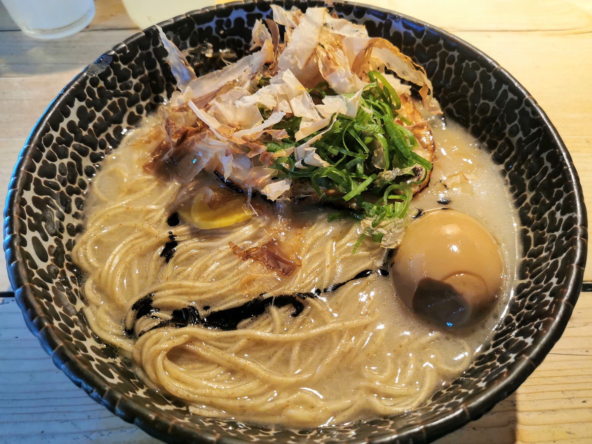 16トンコツラーメン.jpg 16トンコツラーメン