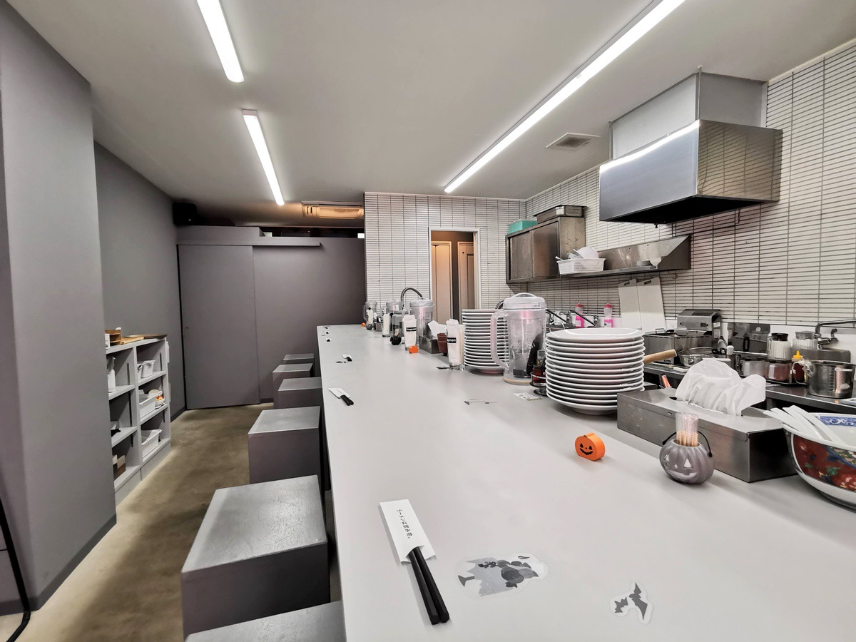 06カウンター席