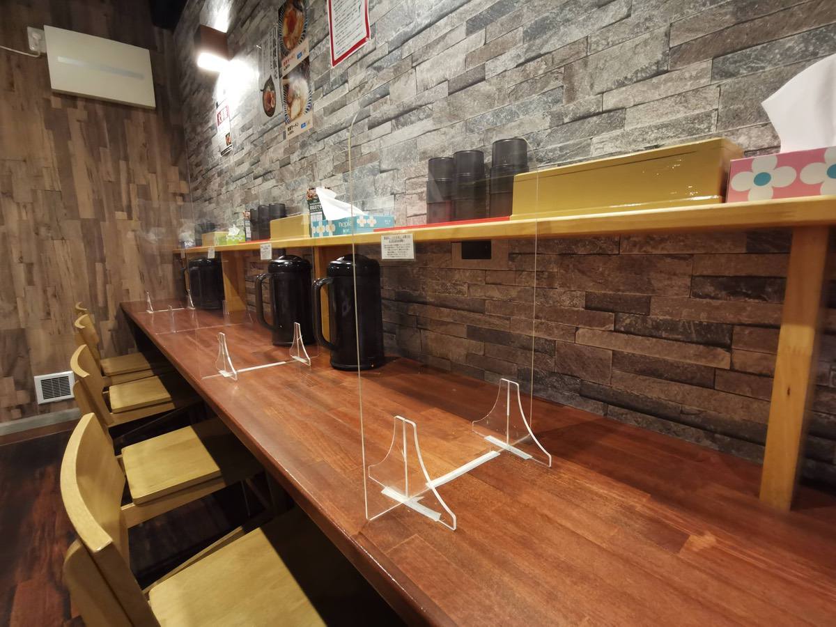 04カウンター席