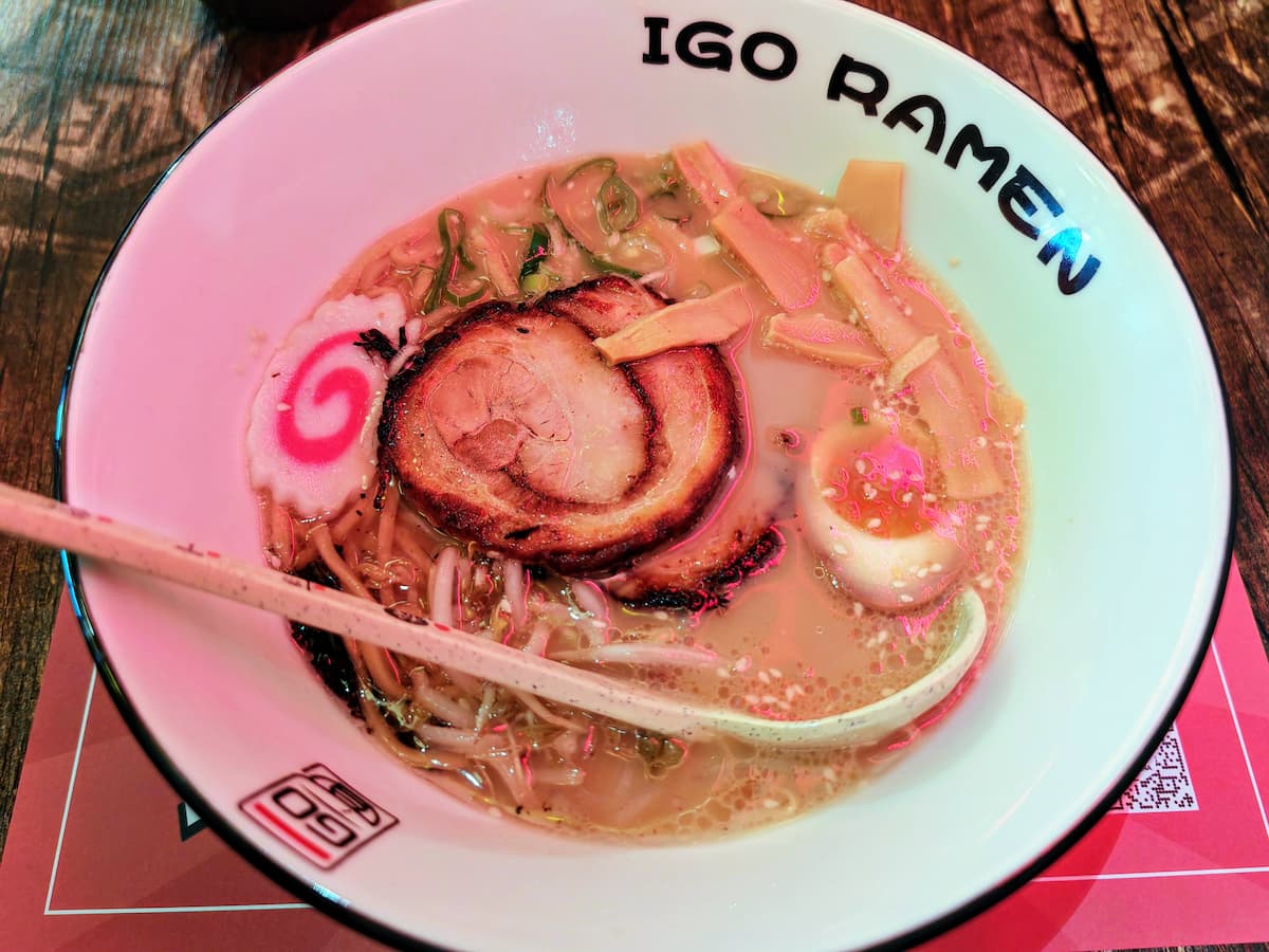 12豚骨黒ニンニクラーメン.jpg 12豚骨黒ニンニクラーメン