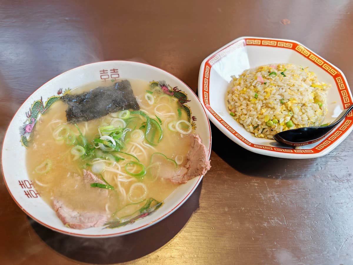 12ラーメンと半焼き飯