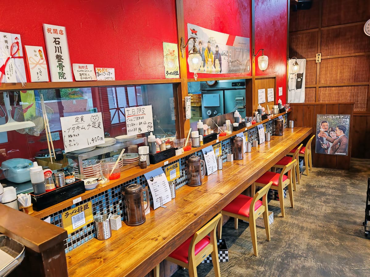 05カウンター席