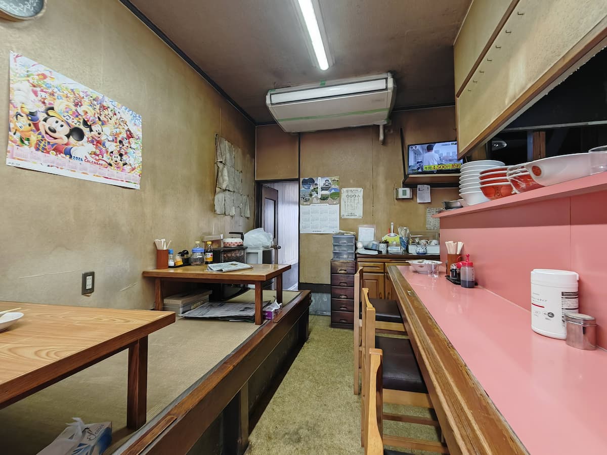 02店内